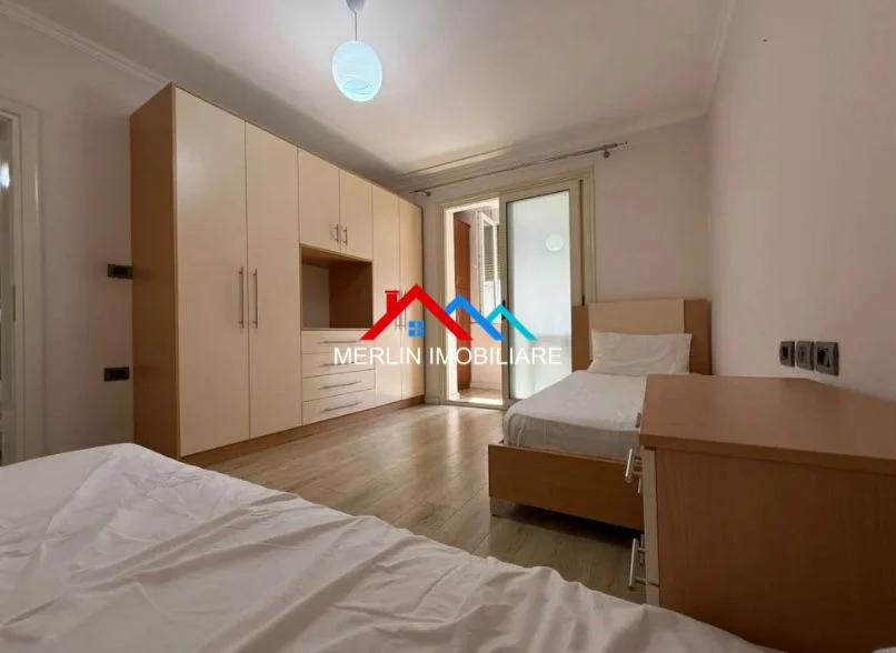 Tirane, shitet apartament 2+1+Ballkon Kati 1, 90 m² 169.000 € (RRUGA KONGRESI I MANASTIRIT,SHKOLLA E BASHKUAR.)