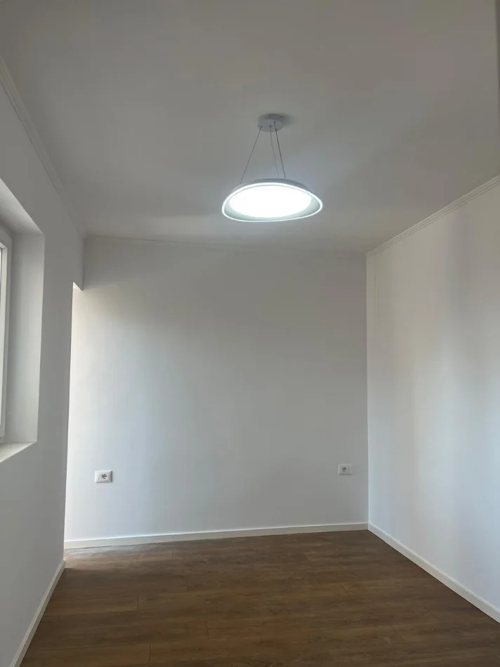 Tirane, shitet apartament 1+1+Ballkon Kati 3, 50 m² 115.000 € (Rruga Todi Shkurti)