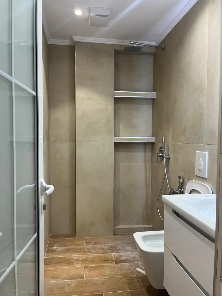 Tirane, shitet apartament 1+1+Ballkon Kati 3, 50 m² 115.000 € (Rruga Todi Shkurti)