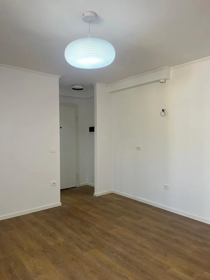Tirane, shitet apartament 1+1+Ballkon Kati 3, 50 m² 115.000 € (Rruga Todi Shkurti)