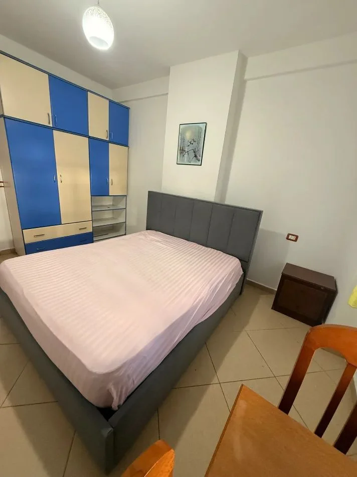 Tirane, jepet me qera apartament 1+1 Kati 2, 68 m² 419 € (YZBERISHT)