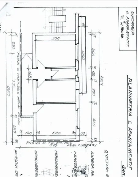 Tirane, jepet me qera ambjent biznesi Kati 3, 100 m² 780 € (PRANE LSI)