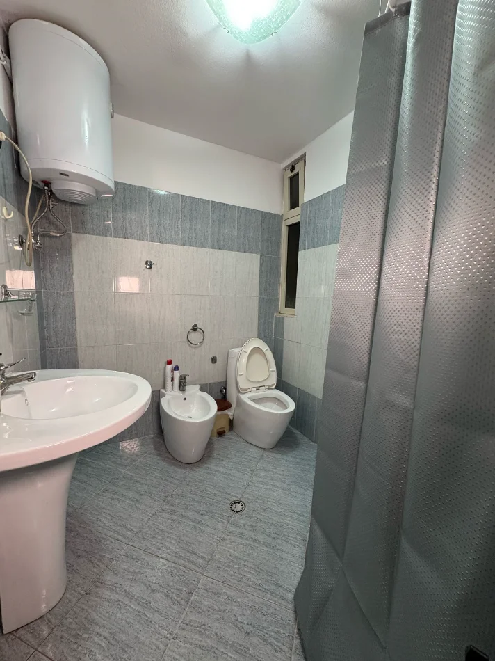 Tirane, jepet me qera apartament 2+1 Kati 3, 70 m² 650 € (SAMI FRASHERI)