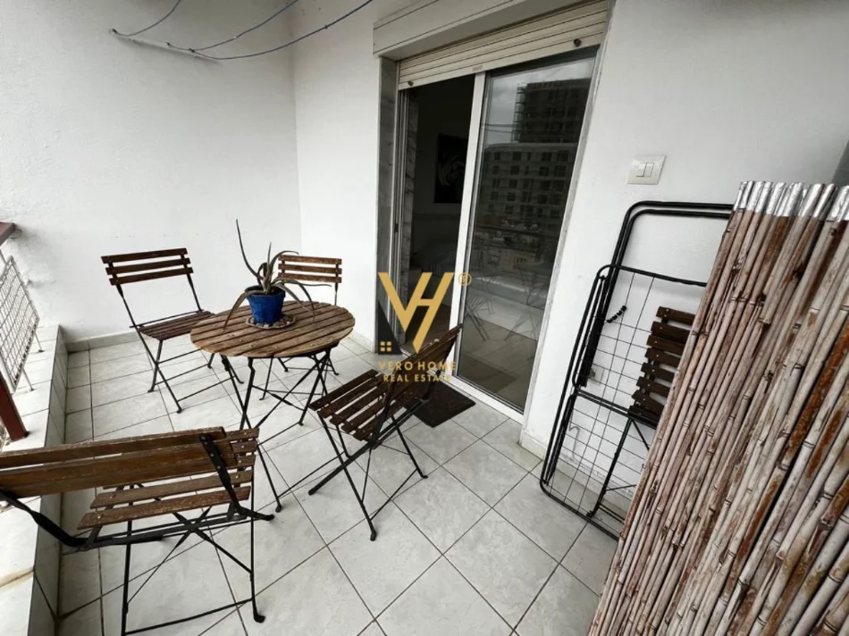 Tirane, jepet me qera apartament 2+1+Ballkon Kati 4, 110 m² 870 € (KOMUNA E PARISIT)