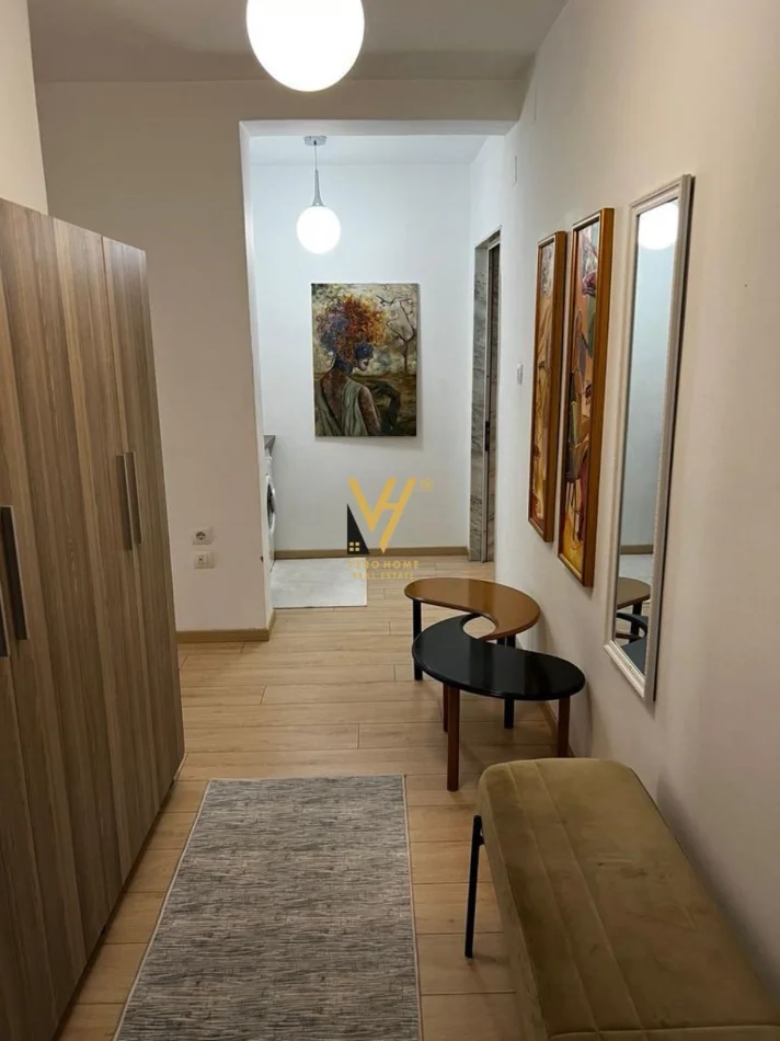 Tirane, jepet me qera apartament 2+1+Ballkon Kati 4, 110 m² 870 € (KOMUNA E PARISIT)