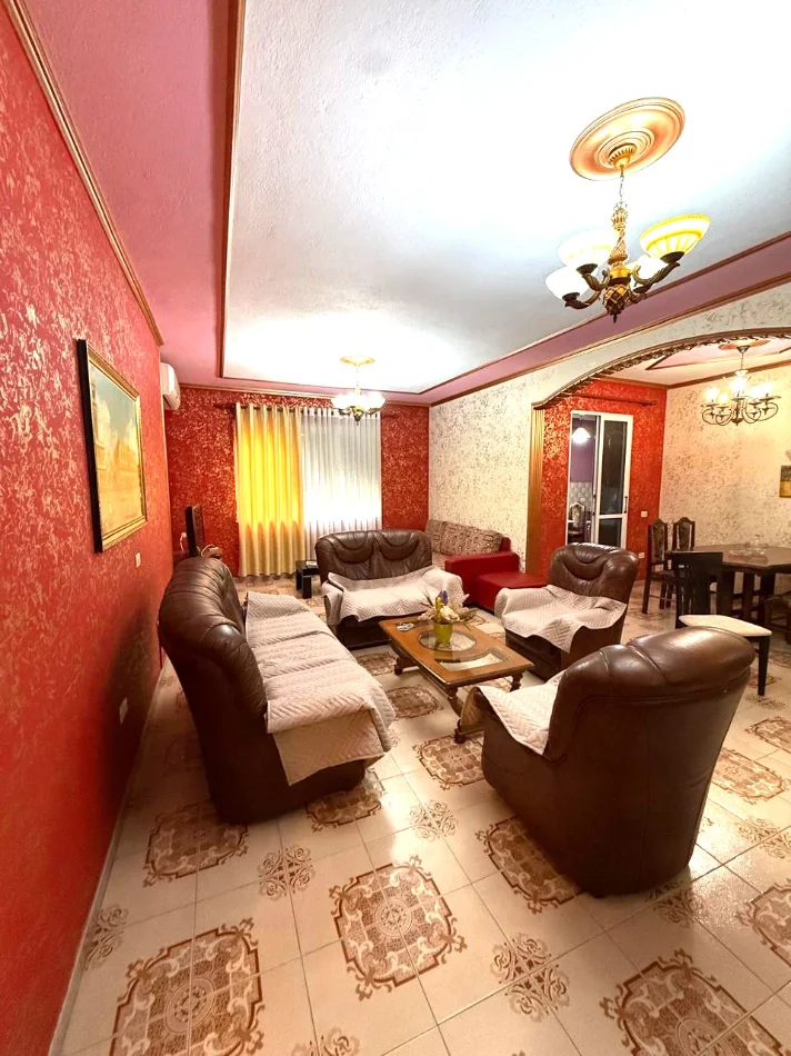 Shitet apartament 2+1+Ballkon, Kati 3, 133 m² me cmim 265.000 €  ne Selite