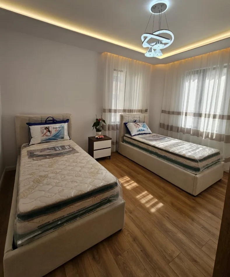 Tirane, shitet apartament 2+1+Aneks+Ballkon Kati 7, 118 m² 265.000 € (Pallati me Shigjeta)