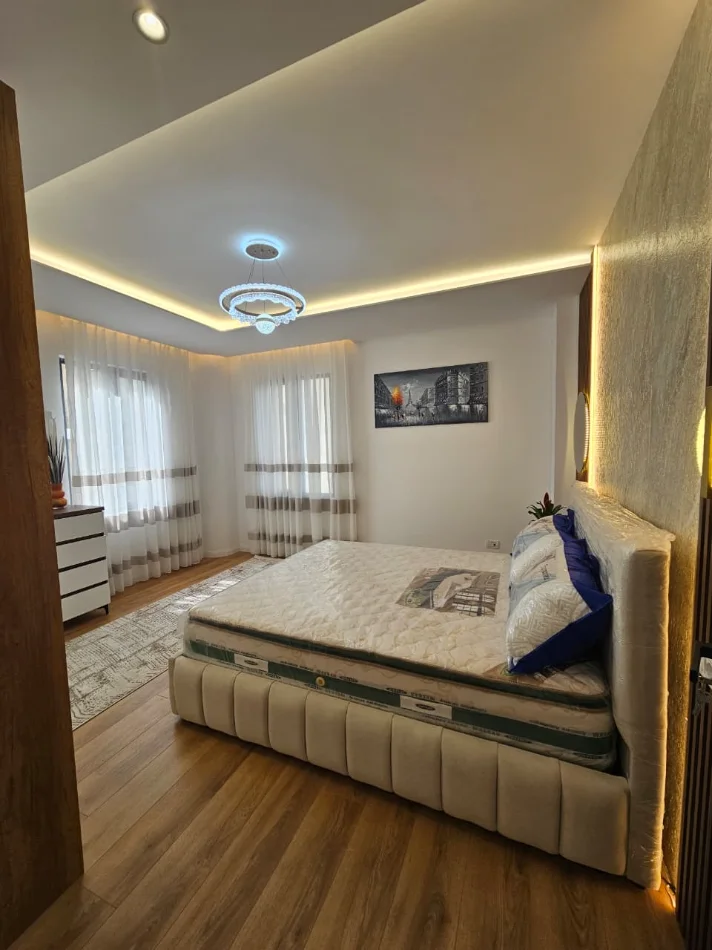 Tirane, shitet apartament 2+1+Aneks+Ballkon Kati 7, 118 m² 265.000 € (Pallati me Shigjeta)