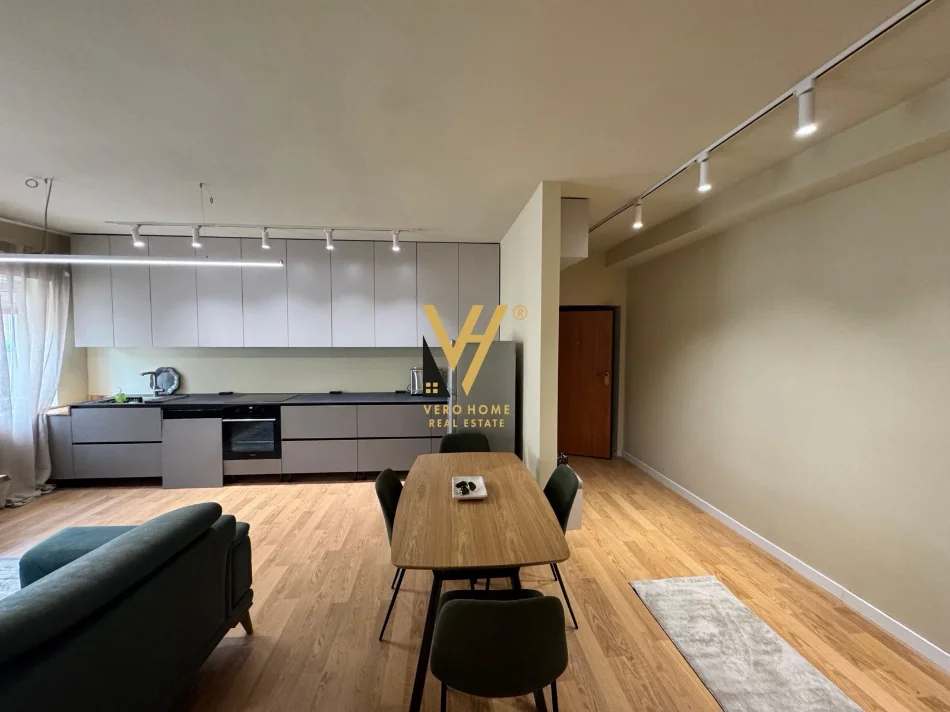 Tirane, jepet me qera apartament 2+1+Ballkon Kati 1, 100 m² 1.050 € (RRUGA E DURRESIT)