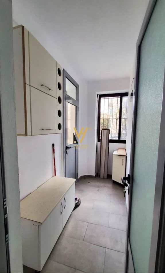Tirane, jepet me qera apartament 1+1+Ballkon Kati 1, 75 m² 550 € (DON BOSKO)
