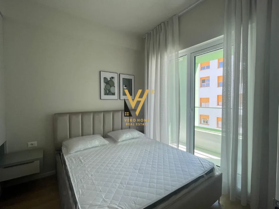 Tirane, jepet me qera apartament 1+1+Ballkon Kati 8, 50 m² 470 € (ALI DEMI)