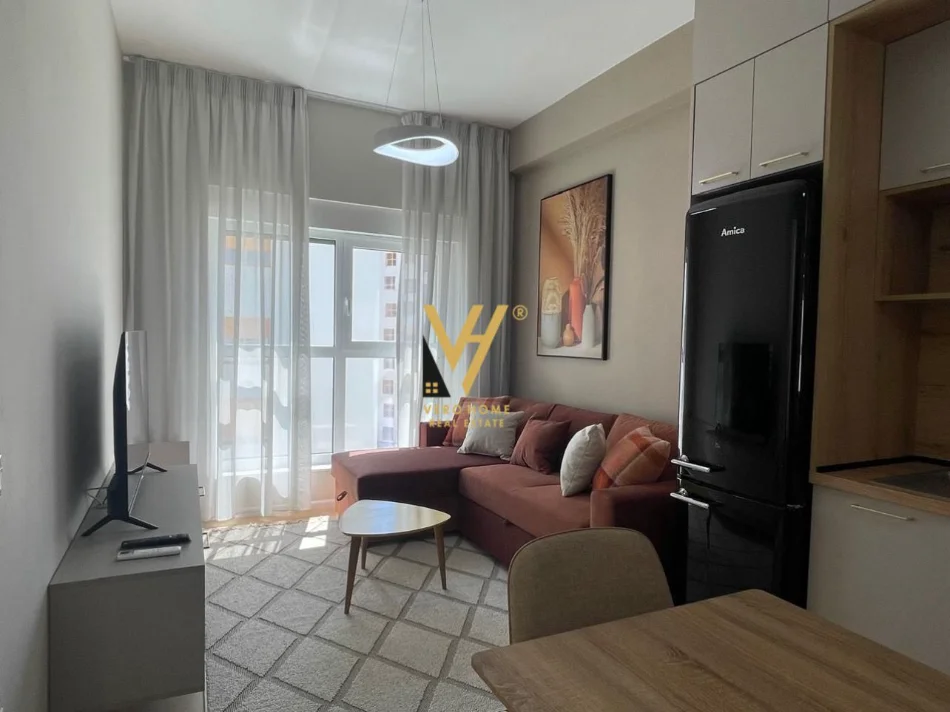 Tirane, jepet me qera apartament 1+1+Ballkon Kati 8, 50 m² 470 € (ALI DEMI)