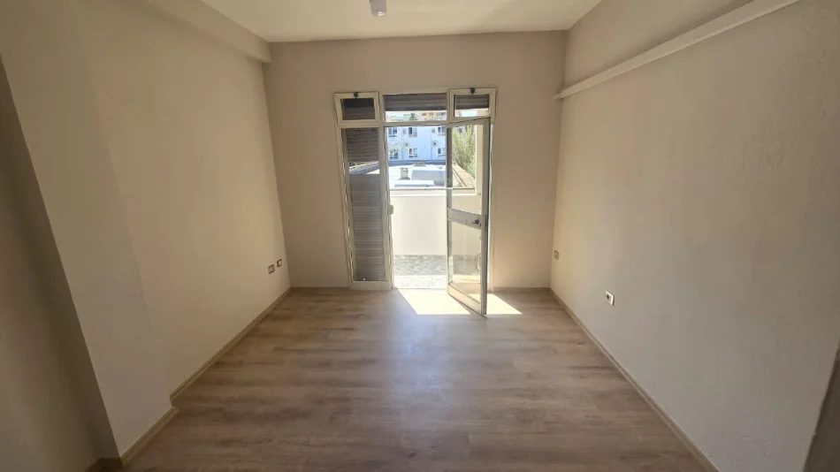 Tirane, shitet apartament 2+1 Kati 3, 68 m² 160.000 € (21 Dhjetori)
