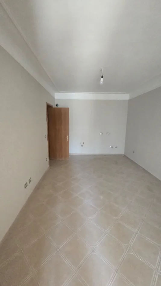 Tirane, shitet apartament 2+1 Kati 3, 68 m² 160.000 € (21 Dhjetori)