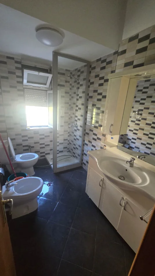 Tirane, shitet apartament 2+1 Kati 3, 68 m² 160.000 € (21 Dhjetori)