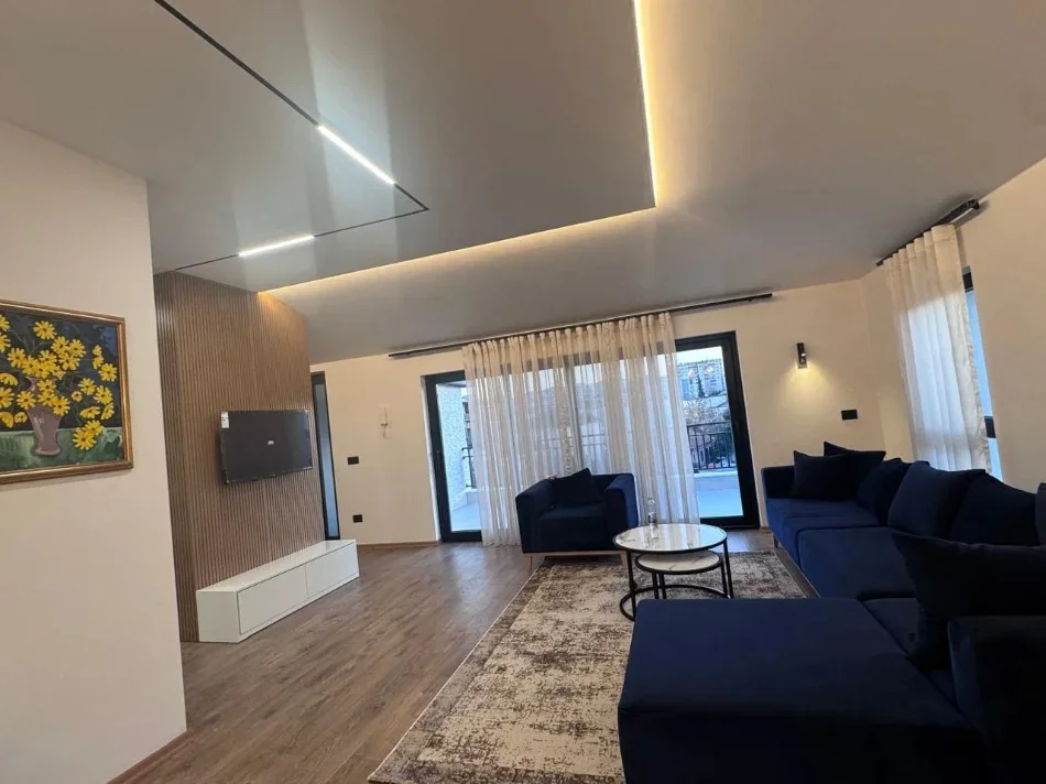 Tirane, jepet me qera apartament 2+1+Ballkon Kati 3, 118 m² (Rruga Bruzi, Laprake)