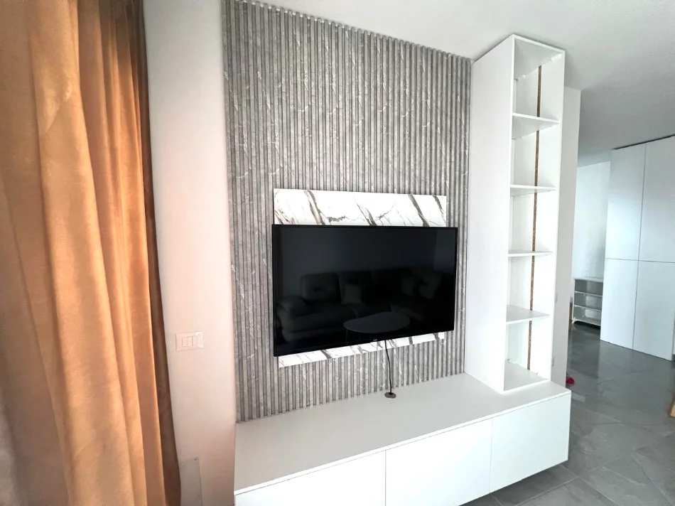 JEPET ME QERA APARTAMENT SUPER LUKS NE ASTIR ME TIPOLOGJI 1+1,  500 eur