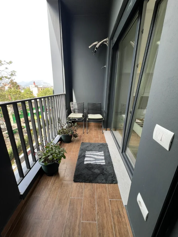 Tirane, jepet me qera apartament 1+1+Ballkon Kati 2, 60 m² 550 € (Kompleksi Henke)