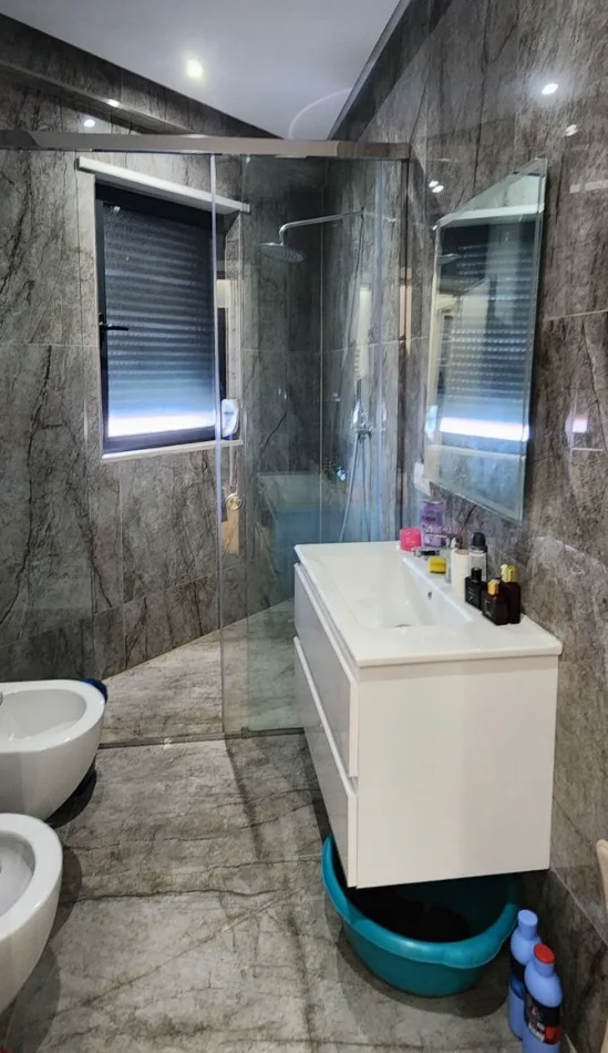 Tirane, shitet apartament Kati 3, 116 m² 370.000 € (rruga e durrsit)