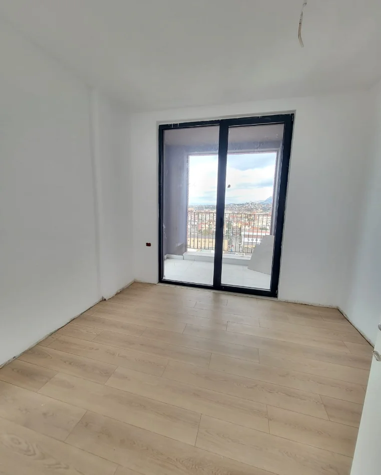 Tirane, shitet apartament 1+1+Ballkon Kati 9, 75 m² 120.000 € (Bulevardit të Ri)