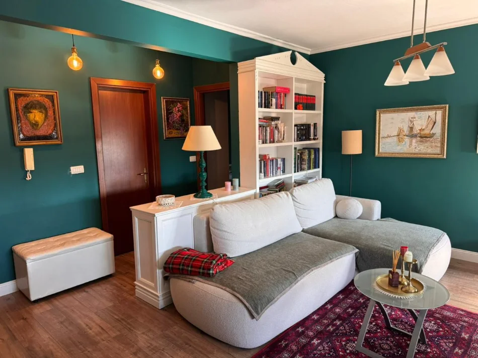 Tirane, jepet me qera apartament 2+1 Kati 9, 90 m² 750 € (RRUGA E KAVAJES)