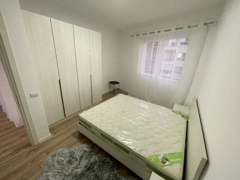 Tirane, jepet me qera apartament 1+1 Kati 6, 70 m² 600 € (KOMPLEKSI AURA)