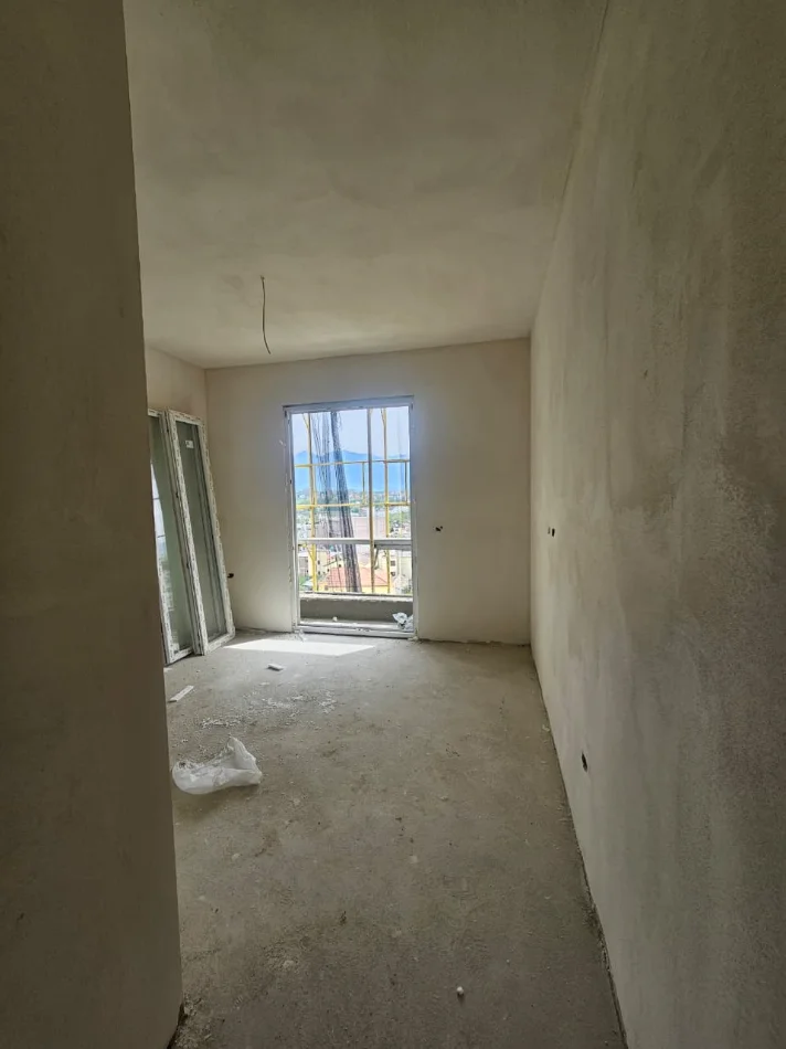 Tirane, shitet apartament 2+1+Ballkon Kati 8, 97 m² 104.500 € (Univers City)
