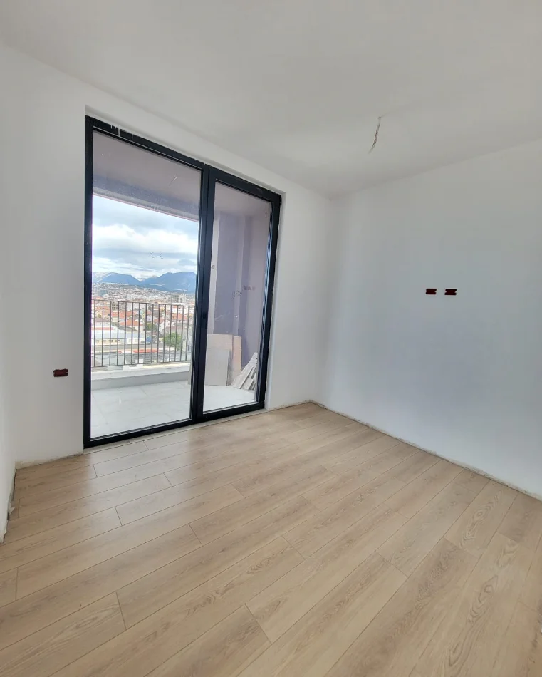 Tirane, shitet apartament 1+1+Ballkon Kati 6, 76 m² 120.000 € (Rruga Siri Kodra)