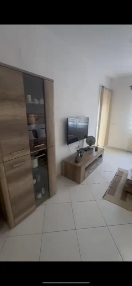 Tirane, shitet apartament 1+1+Ballkon Kati 4, 75 m² 134.000 € 