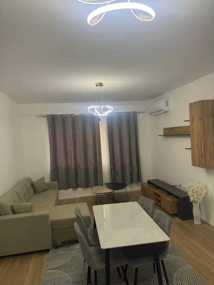 Tirane, jepet me qera apartament 1+1 Kati 2, 75 m² 450 € 