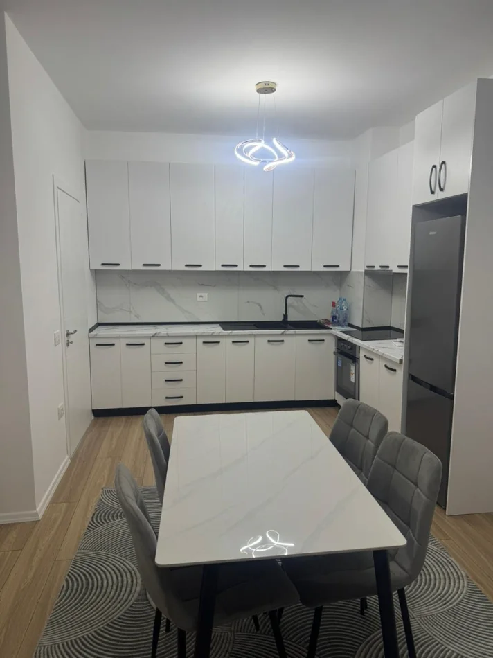 Tirane, jepet me qera apartament 1+1 Kati 2, 75 m² 450 € 
