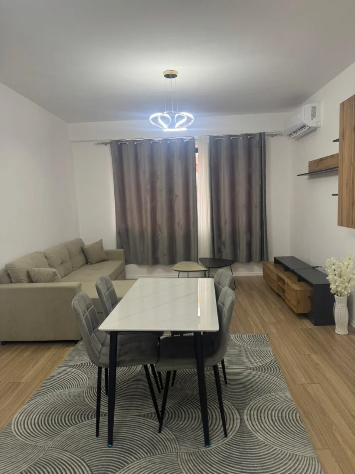 Tirane, jepet me qera apartament 1+1 Kati 2, 75 m² 450 € 