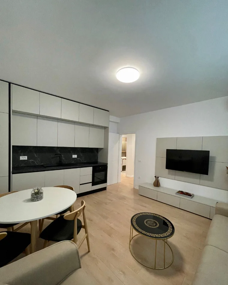 Tirane, jepet me qera apartament 2+1 Kati 6, 90 m² 950 € (RRUGA KAVAJES)