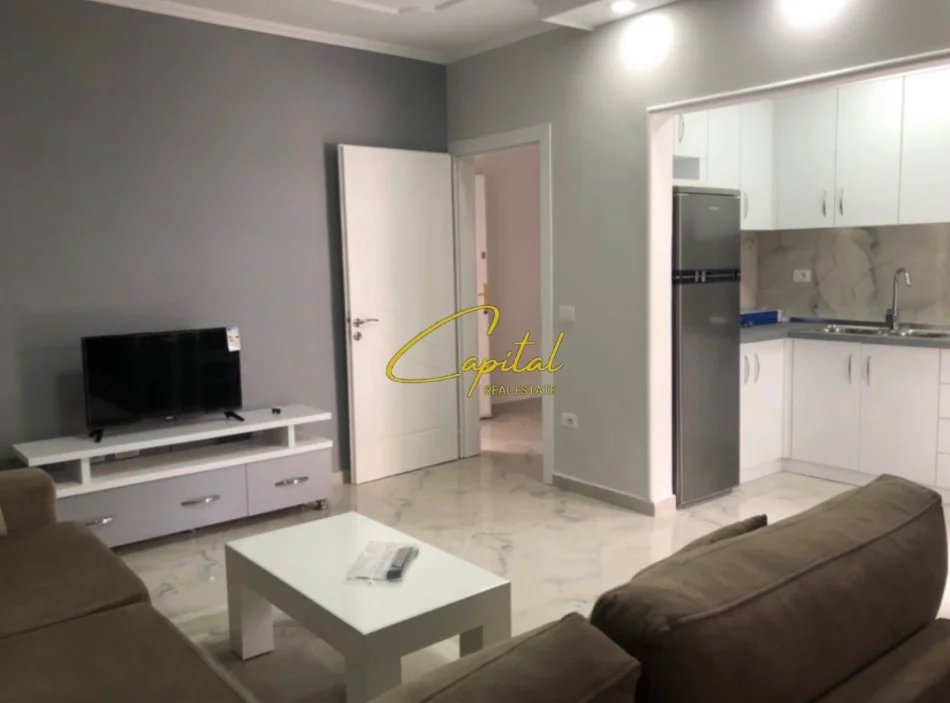 Tirane, jepet me qera apartament 1+1 Kati 2, 60 m² 450 € (XHAMLLIKU)