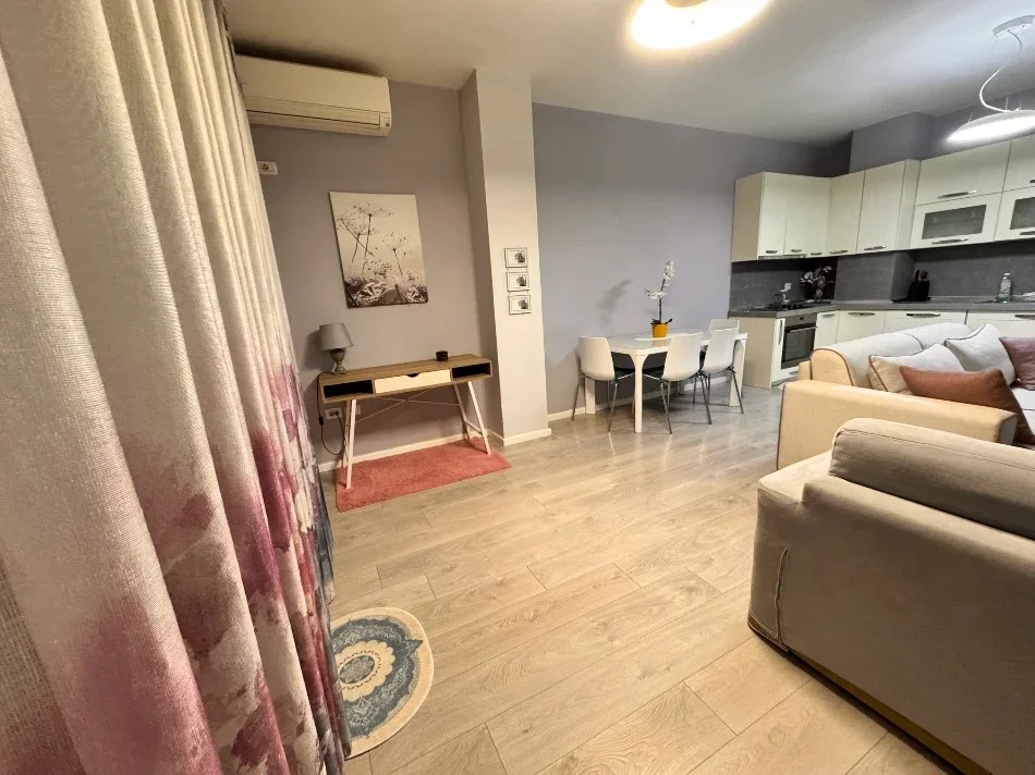 Tirane, jap me qera apartament 1+1 Kati 1, 73 m² 570 € (RRUGA JORDAN MISJA ME RRUGEN ALBANAPOLI)