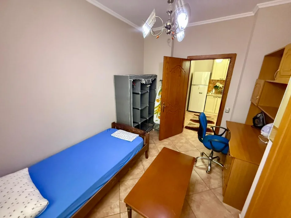 Shqiperi, jepet me qera apartament 2+1 Kati 4, 