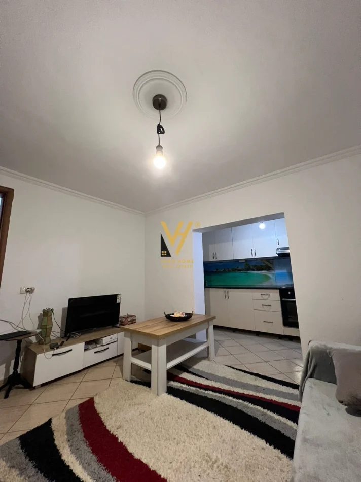 Tirane, jepet me qera apartament 2+1+Ballkon Kati 3, 120 m² 570 € (MATERNITETI I RI)