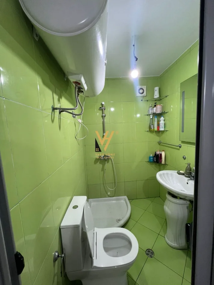 Tirane, jepet me qera apartament 2+1+Ballkon Kati 3, 120 m² 570 € (MATERNITETI I RI)
