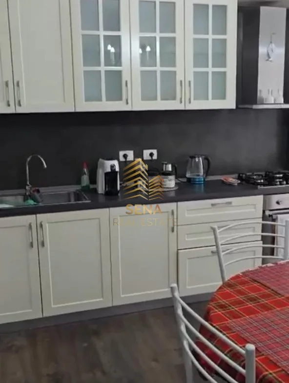 Tirane, jepet me qera apartament 2+1+Ballkon Kati 3, 100 m² 50.000 € (Fresk)