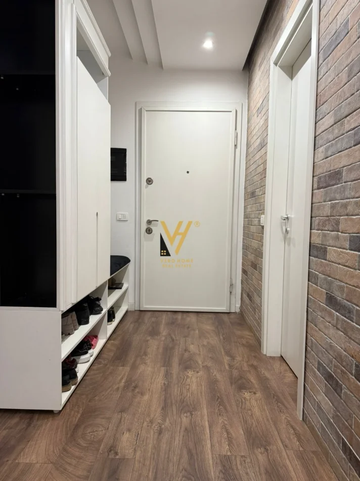 Tirane, jepet me qera apartament 2+1+Ballkon Kati 2, 115 m² 870 € (ISH FUSHA E AVIACIONIT)