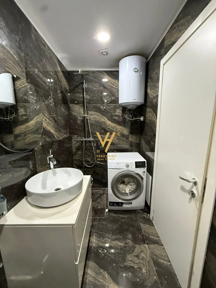 Tirane, jepet me qera apartament 2+1+Ballkon Kati 2, 115 m² 870 € (ISH FUSHA E AVIACIONIT)
