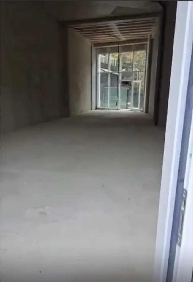 Tirane, shitet dyqan Kati 0, 104 m² 780.000 € (FAIK KONICA)
