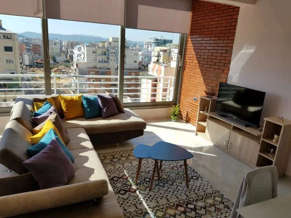 Tirane, jepet me qera apartament 1+1 Kati 7, 70 m² 600 € (RRUGA E KAVAJES)