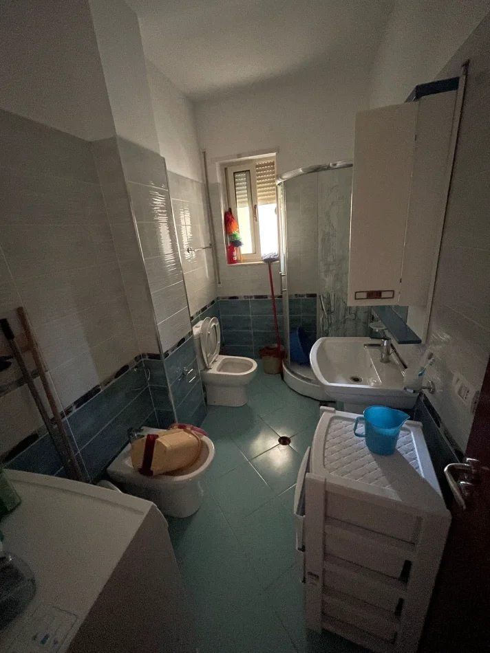 Tirane, jap me qera apartament 2+1+Ballkon Kati 2, 90 m² 410 € (Fresk, afer Bosfor Bar)