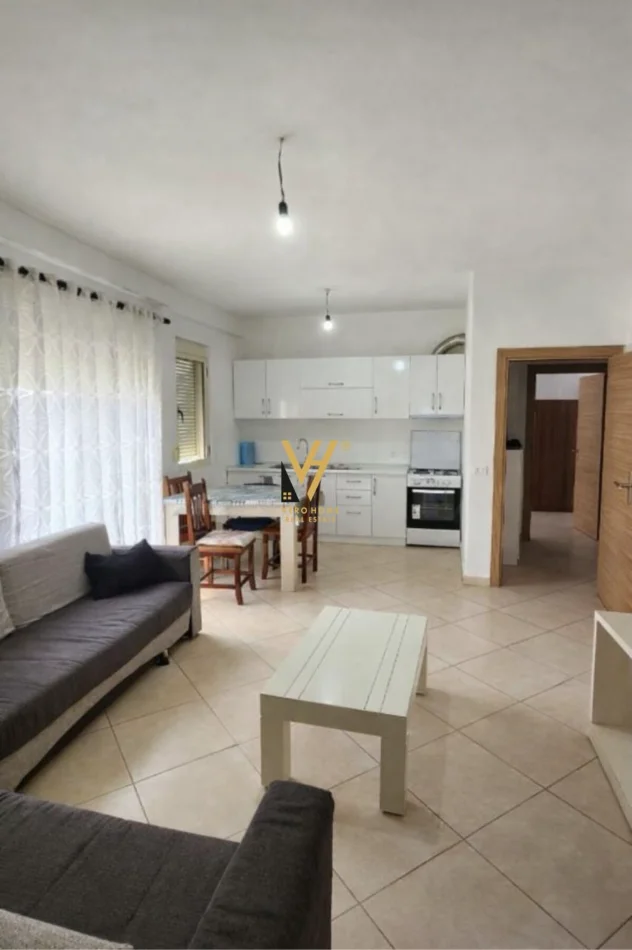 Tirane, jepet me qera apartament 2+1+Ballkon Kati 5, 85 m² 450 € (YZBERISHT)