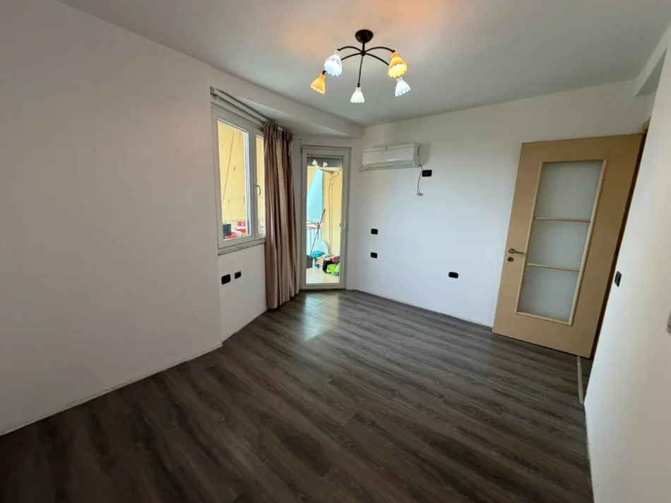 Tirane, shitet apartament 2+1 Kati 6, 90 m² 189.000 € (ish fusha e aviacionit)