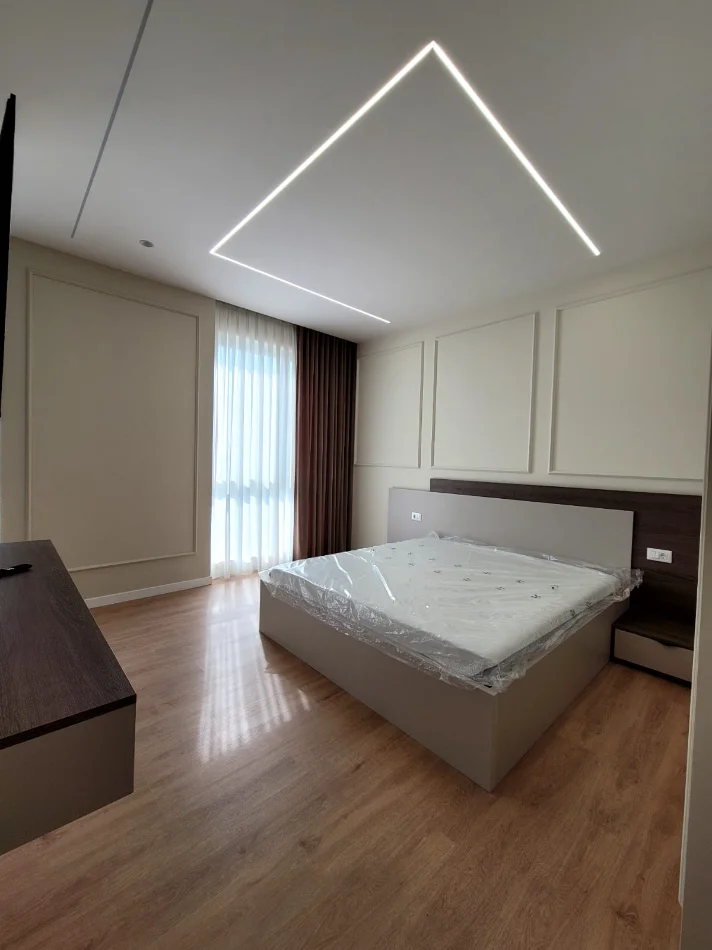 Tirane, jepet me qera apartament 3+1 Kati 0, 275 m² 5.000 € (LIQENI I THATE)