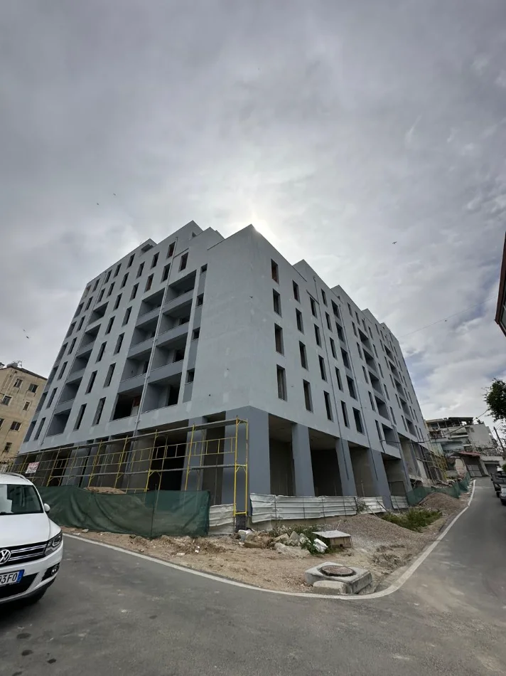 Tirane, shitet apartament 2+1 Kati 7, 95 m² 175.000 € (BURGU I GRAVE)