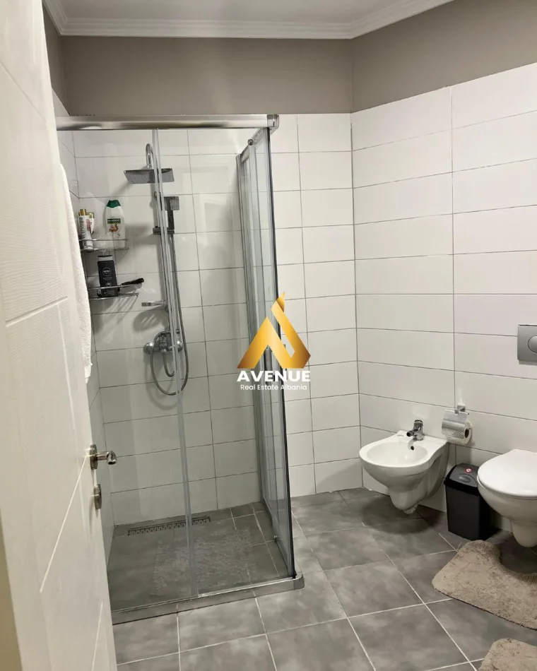 Tirane, jepet me qera apartament 2+1+Ballkon Kati 4, 70 m² 520 € (Rruga 3 Deshmoret)