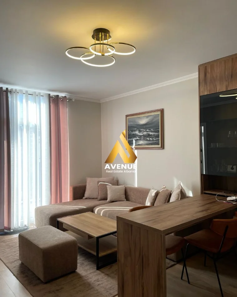 Tirane, jepet me qera apartament 2+1+Ballkon Kati 4, 70 m² 520 € (Rruga 3 Deshmoret)